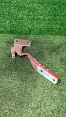 Запчасть петля капота левая Nissan Tiida 2010