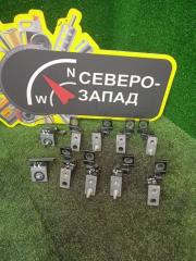 Запчасть петля багажника правая Porsche Cayenne 2018