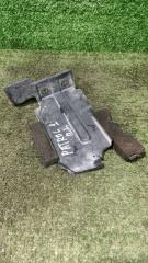 Фото запчасти дефлектор радиатора левый Nissan Patrol 2011 Б/У запчасть Запчасть дефлектор радиатора левый Nissan Patrol 2011