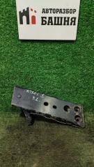 Фото запчасти кронштейн бампера задний левый Nissan Patrol 2011 Б/У запчасть Запчасть кронштейн бампера задний левый Nissan Patrol 2011