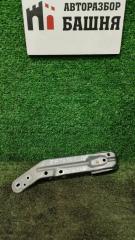 Фото запчасти кронштейн крыла передний правый Nissan Patrol 2011 Б/У запчасть Запчасть кронштейн крыла передний правый Nissan Patrol 2011