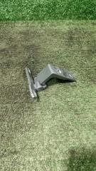 Фото запчасти петля двери задняя правая Nissan Patrol 2011 Б/У запчасть Запчасть петля двери задняя правая Nissan Patrol 2011