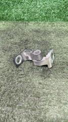 Запчасть петля двери передняя правая Skoda Octavia 2014