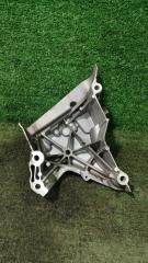 Запчасть кронштейн двигателя правый Skoda Octavia 2014