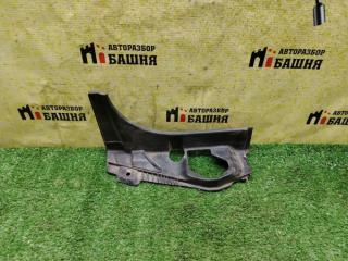 Запчасть накладка на багажник правая Lexus LX570 2008