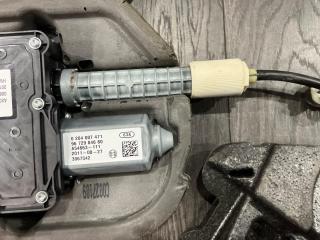 Моторчик стояночного тормоза C4 2011 B7 5F02