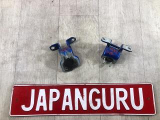 Фото запчасти петля двери передняя правая Suzuki Sx4 2006 контрактная запчасть Запчасть петля двери передняя правая Suzuki Sx4 2006