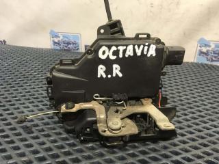 Замок двери задний правый Skoda Octavia 2000