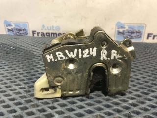 Запчасть замок двери задний правый Mercedes-Benz W124 1990