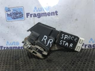 Фото запчасти замок двери задний правый Mitsubishi Space Star 2003 Б/У запчасть Запчасть замок двери задний правый Mitsubishi Space Star 2003