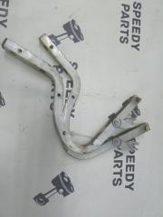 Петля крышки багажника Toyota Mark II 1990