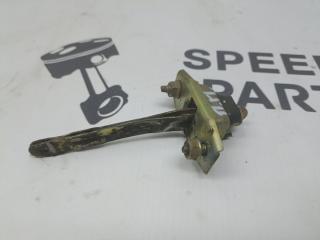 Фото запчасти ограничитель двери передний Toyota Mark II 1990 Б/У запчасть Запчасть ограничитель двери передний Toyota Mark II 1990