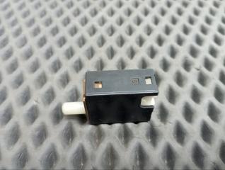 Датчик педали тормоза Skyline 2003 GH-V35 VQ25DD Датчик педали тормоза Skyline 2003 GH-V35 VQ25DD