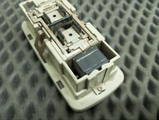 Плафон подсветки салона задний правый Skyline 2003 GH-V35 VQ25DD