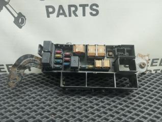 Блок предохранителей под капот Subaru Impreza 1998