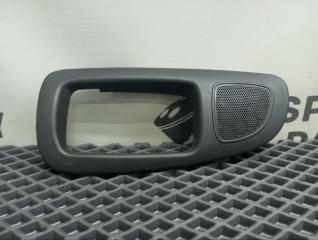 Запчасть накладка внутренней ручки двери передняя левая Subaru Impreza 1998