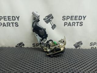 Замок боковой двери задний левый Toyota Mark II 1993