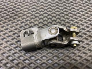 Рулевой карданчик MPV 2001 LW GY-DE