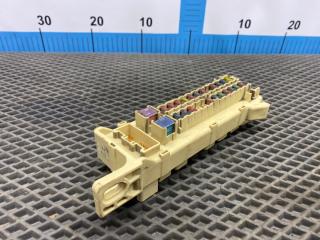 Блок предохранителей салонный MPV 2001 LW GY-DE Блок предохранителей салонный MPV 2001 LW GY-DE