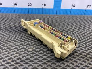Блок предохранителей салонный MPV 2001 LW GY-DE Блок предохранителей салонный MPV 2001 LW GY-DE