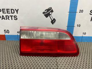 Запчасть вставка между стопов задняя левая Toyota Camry Gracia