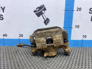 Суппорт тормозной задний правый Toyota Crown 1993