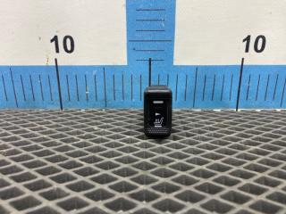 Фото запчасти кнопка обогрева сидений правая Subaru Outback 2001 Б/У запчасть Запчасть кнопка обогрева сидений правая Subaru Outback 2001