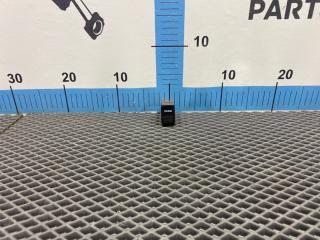 Фото запчасти кнопка включения круиз контроля Subaru Outback 2001 Б/У запчасть Запчасть кнопка включения круиз контроля Subaru Outback 2001