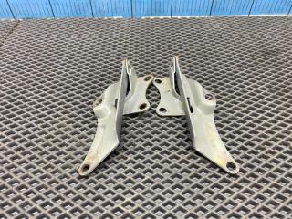 Запчасть петля капота Nissan Cube 1999