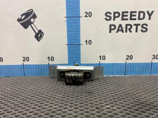 Запчасть замок стекла багажника Nissan Cube 1999