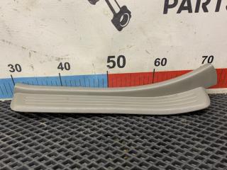 Запчасть накладка на порог салона задняя левая Nissan Laurel 2000