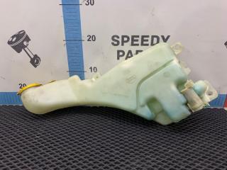 Запчасть бачок стеклоомывателя Nissan Laurel 2000