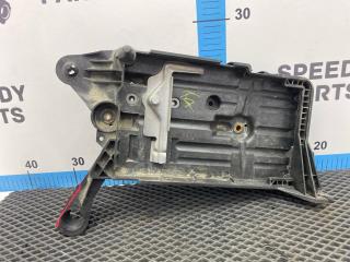 Фото запчасти подставка под аккумулятор Volkswagen Jetta 2021 контрактная запчасть Запчасть подставка под аккумулятор Volkswagen Jetta 2021