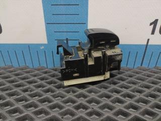 Кнопка стеклоподъемника задняя левая Toyota Mark II 1993