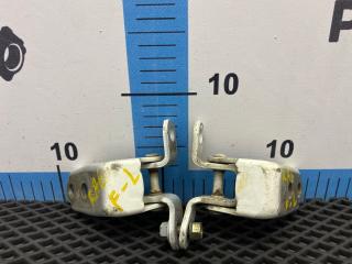 Фото запчасти петля двери передняя левая Honda Odyssey Б/У запчасть Запчасть петля двери передняя левая Honda Odyssey