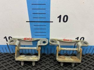 Запчасть петля крышки багажника Subaru legacy