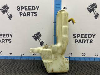 Запчасть бачок стеклоомывателя Mitsubishi Chariot 1991