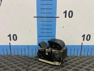 Кнопка стеклоподъемника задняя правая Toyota Mark II 1994