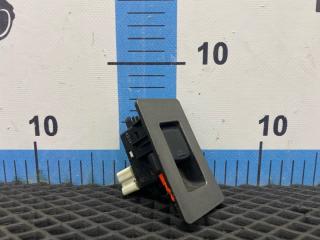 Кнопка стеклоподъемника задняя левая Infiniti QX56 2004 Б/У Кнопка стеклоподъемника задняя левая Infiniti QX56 2004