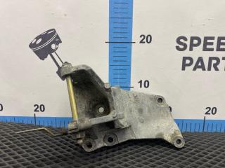 Кронштейн генератора Infiniti QX56 2004 Б/У Кронштейн генератора Infiniti QX56 2004