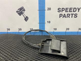 Запчасть трос замка капота Infiniti QX56 2004