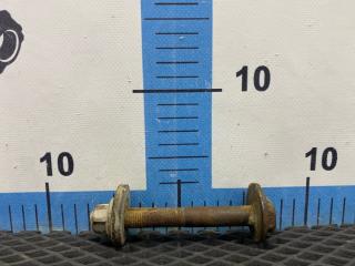 Запчасть болт развальный передний Infiniti QX56 2004