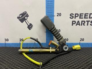 Запчасть замок ремня безопасности передний левый Infiniti QX56 2004