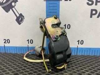 Замок боковой двери передний левый Toyota Corona 1993