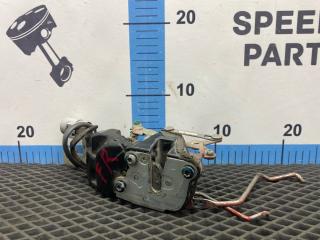 Замок боковой двери передний правый Toyota Chaser 1992