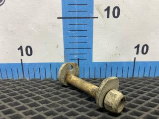 Фото запчасти болт развальный передний Toyota Chaser 1992 Б/У запчасть Запчасть болт развальный передний Toyota Chaser 1992