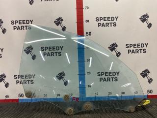 Стекло двери переднее правое Toyota Chaser 1992