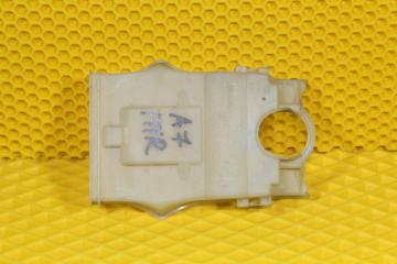 Кронштейн ручки передний правый Skoda Octavia 2013—2017