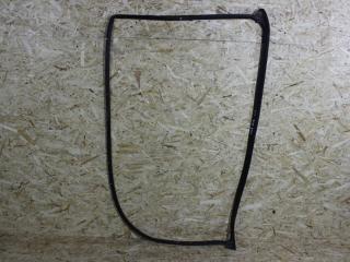 Уплотнитель на дверь передний левый KIA Ceed 2018—2021