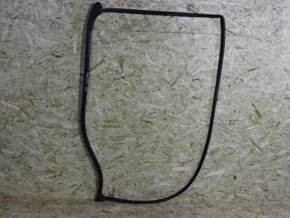 Уплотнитель на дверь передний правый KIA Ceed 2018—2021